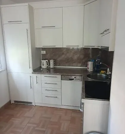 075 * Tuzla